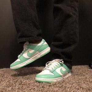 Nike Dunk “Green Glow” Sneakers 9.5W/8M